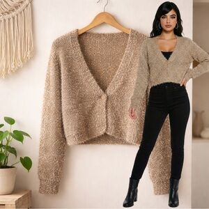 🛍️ FOREVER 21 Beige chunky tinsel button v-neck eyelash cardigan sweater large